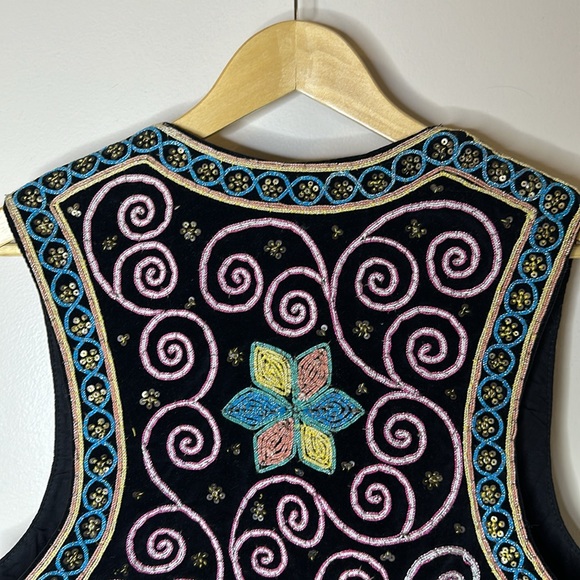 Vintage 70s beaded Embroidered vest by Carol Horn - Picture 10 of 11
